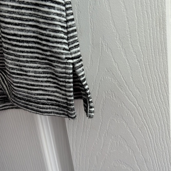 Banana Republic Turtle Neck Tank Top - Picture 2 of 6